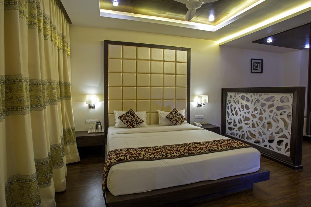 Ravi Residency Hotel Morbi Room photo