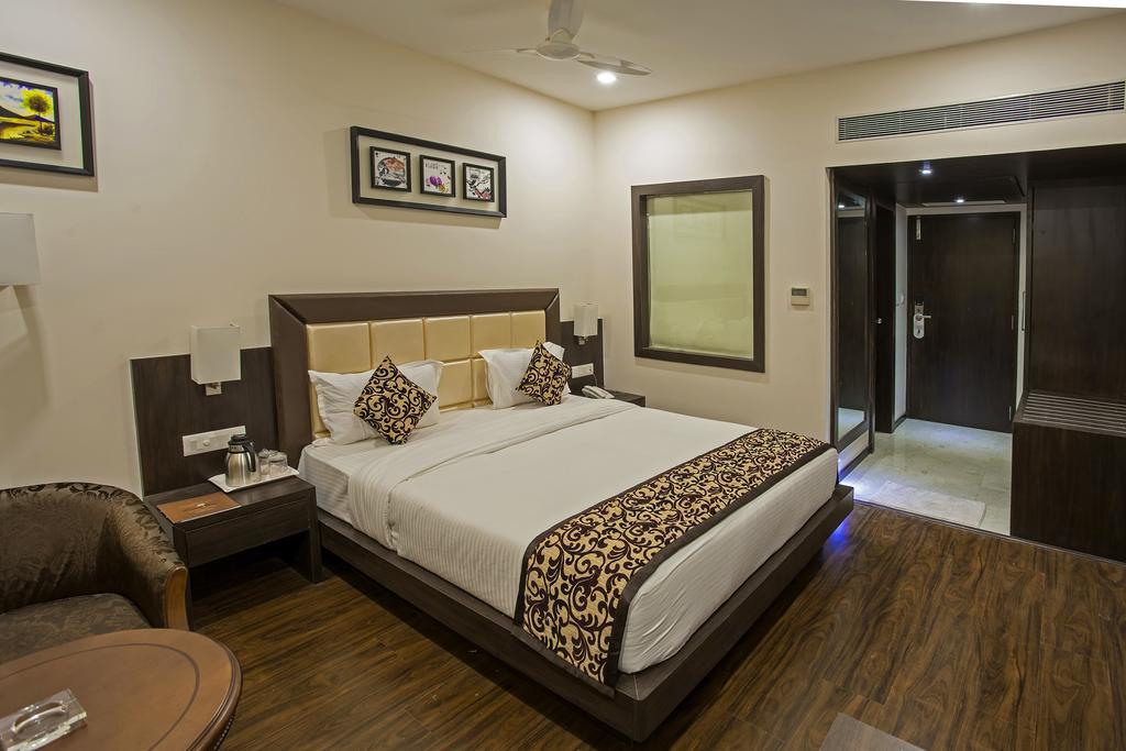 Ravi Residency Hotel Morbi Room photo
