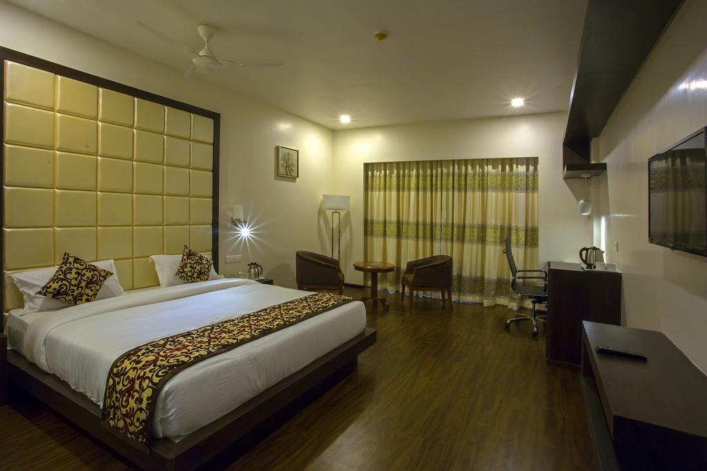 Ravi Residency Hotel Morbi Room photo
