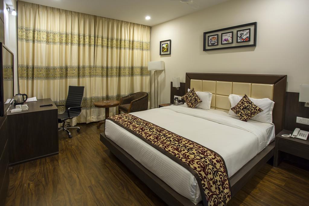 Ravi Residency Hotel Morbi Room photo